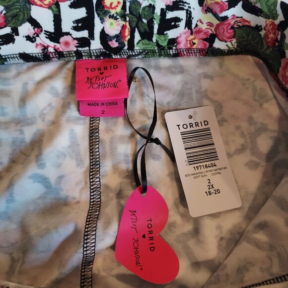 Torrid x Betsey Johnson High Waisted Ponte Snap Front Floral Pencil Skirt Size2X - Picture 4 of 7